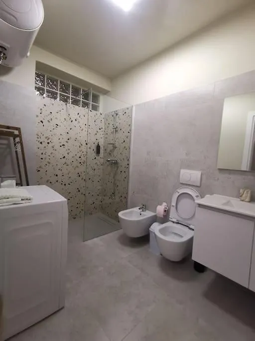 Durres City Center Apartment With Balcony