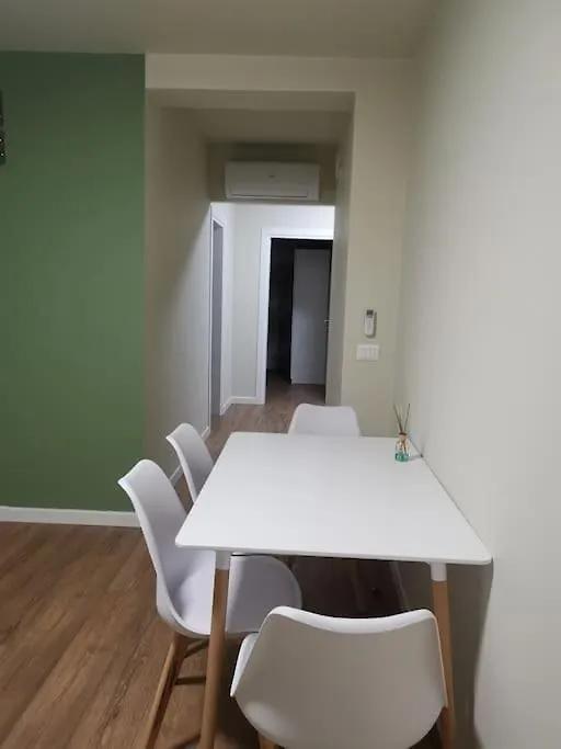 Durres City Center Apartment With Balcony 0*,  Albania