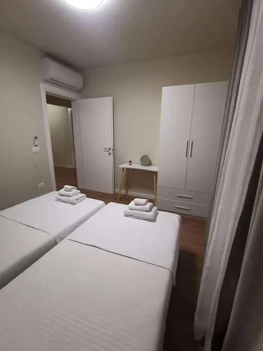 Durres City Center Apartment With Balcony