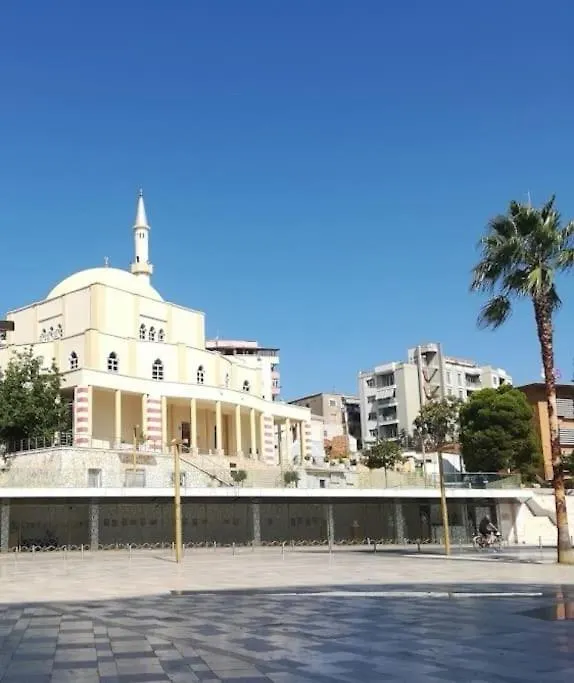 Durres City Center Apartment With Balcony Albania